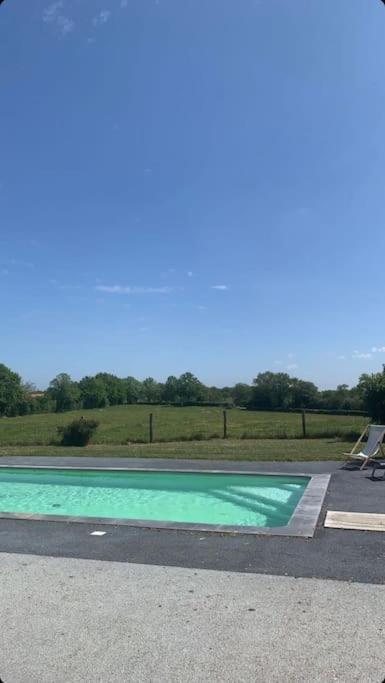 Loue Ancien Moulin A Vent Avec Piscine Et Jacuzzi Villa Neuvy-Bouin Exteriör bild