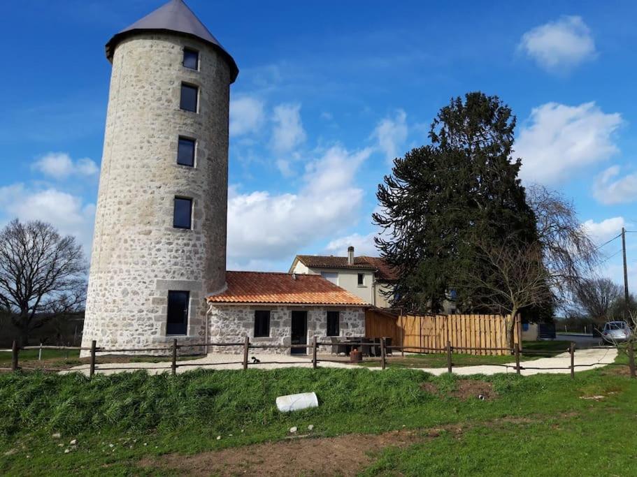 Loue Ancien Moulin A Vent Avec Piscine Et Jacuzzi Villa Neuvy-Bouin Exteriör bild