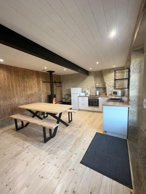 Loue Ancien Moulin A Vent Avec Piscine Et Jacuzzi Villa Neuvy-Bouin Exteriör bild